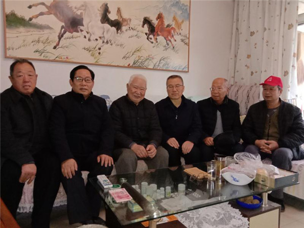 刘慰问.jpg