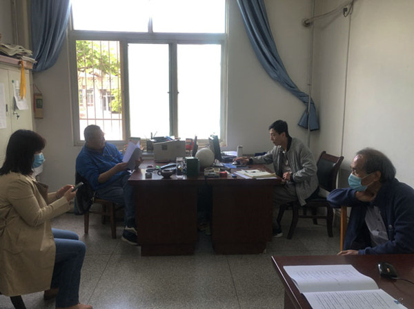 ee38fde7fafc4dd5a8d72d708f767b69.jpg 西农校区职工在学习.jpg
