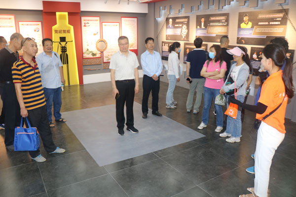 参观杨陵区农村廉政教育基地.JPG
