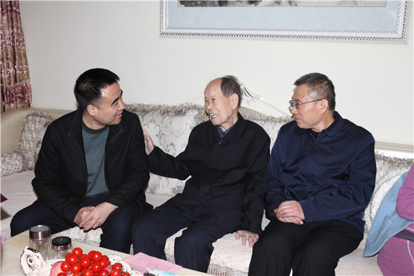066f3a05043544819d5310145ad5638a.jpg 马科西.jpg