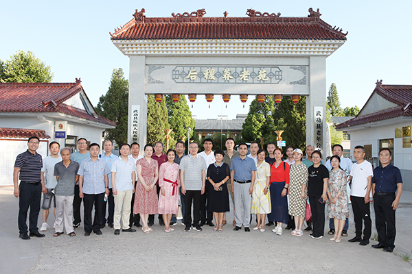 西北农林科技大学离退休工作处参观后稷养老苑.jpg