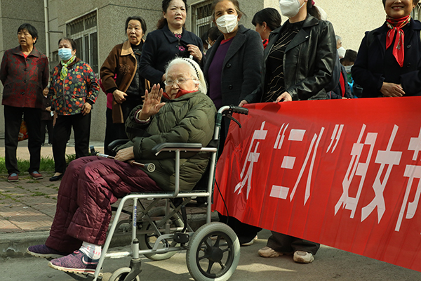 西林校区健步走活动.jpg