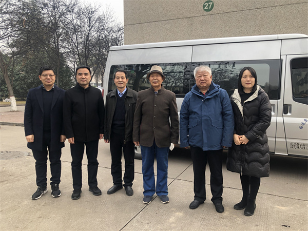 c701a3e49cad45d3b9b867537db587b4.jpg 欢送会现场.jpg