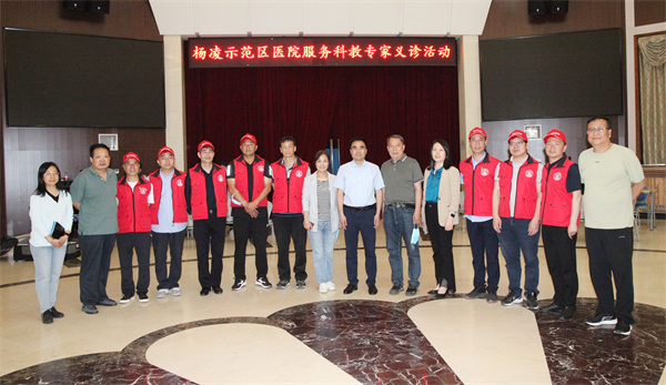 离退休工作处爱心志愿者活动后留影.jpg