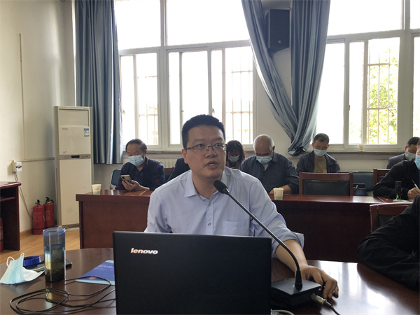杨鹏教授作主题教育辅导报告.jpg