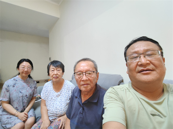 张华.jpg