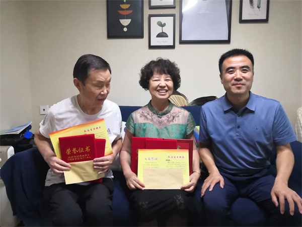 张鹏飞1.jpg